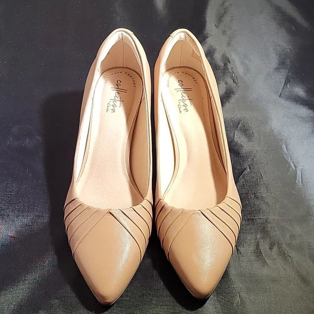 CLARKS COLLECTION ULTIMATE COMFORT SHOES - Picture 2 of 15
